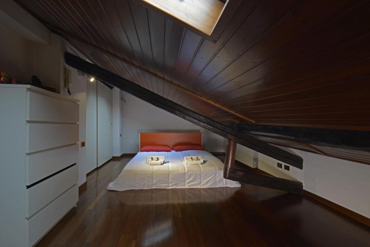 Cenisio - Corso Sempione Accogliente Mansarda Di Design Apartment Milan Exterior photo